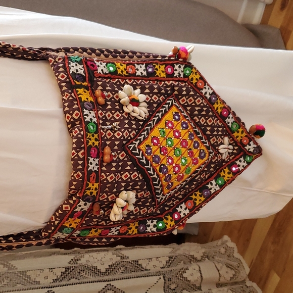 Boho embellished crossbody bag - Picture 3 of 5